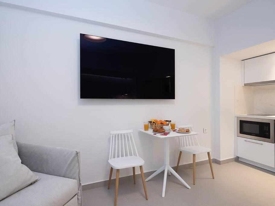 Iris Luxury Apartment At The Heraklion Center Экстерьер фото