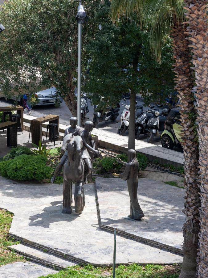 Iris Luxury Apartment At The Heraklion Center Экстерьер фото